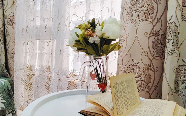 Delyuks na Trostnikovoy 35 Deluxe Apartment