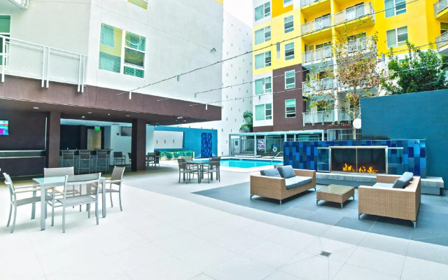 Ginosi Wilshire Apartel