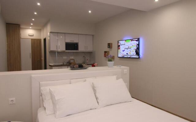 Lakones Deluxe Suites