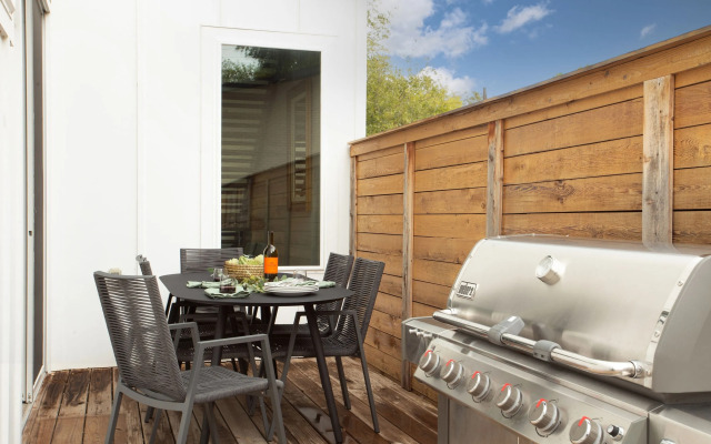 Melody by AvantStay | Peloton included, sleek home, Austin