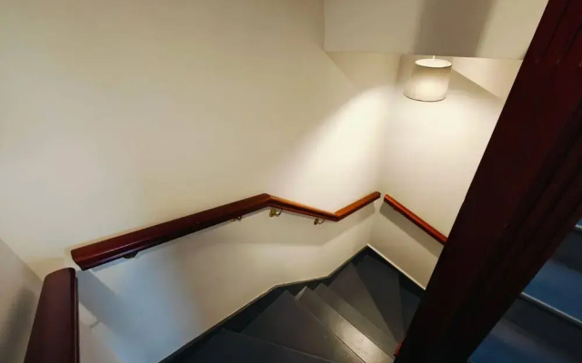 4BR Modern Ormeau House