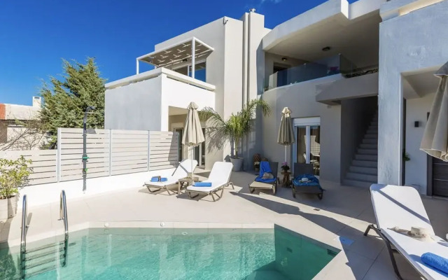 Three Moirai Villa With 2 Heated Pools