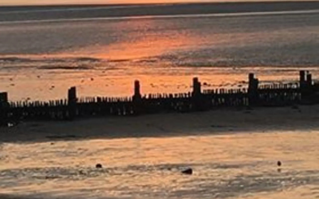 Pets Stay Free 3 Bedroom Caravan at Heacham Beach