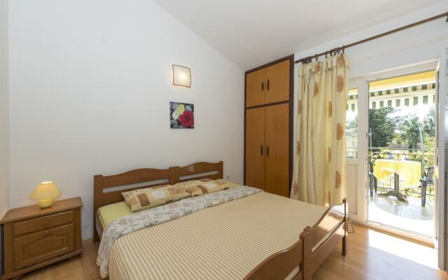 Apartments and Rooms Dragica