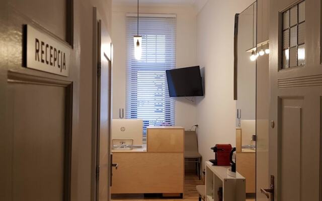 1 Night In Poznan - Matejki Apartments