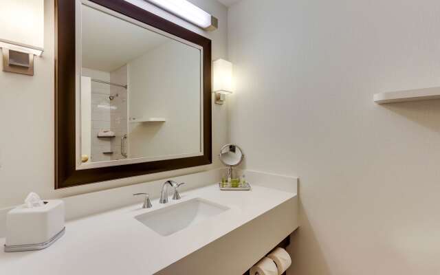 DoubleTree by Hilton St. Louis Forest Park