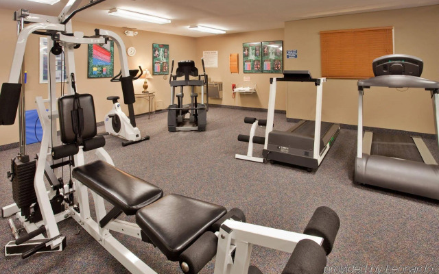 Sonesta Simply Suites  St Louis Earth City