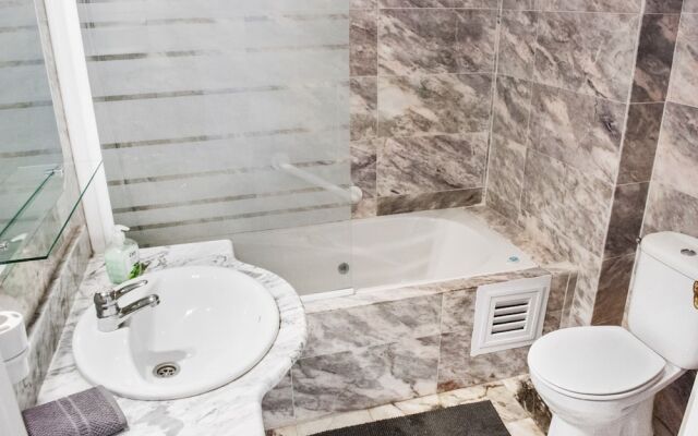 Apartment - 2 Bedrooms with Pool and WiFi - 107322