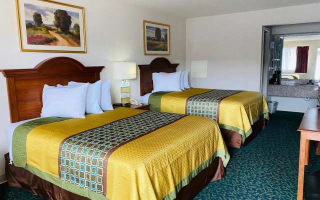 Harrisonville Inn & Suites