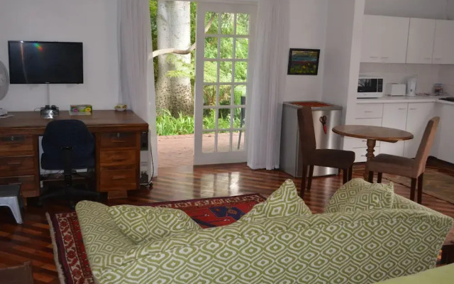 4 Living Guesthouse