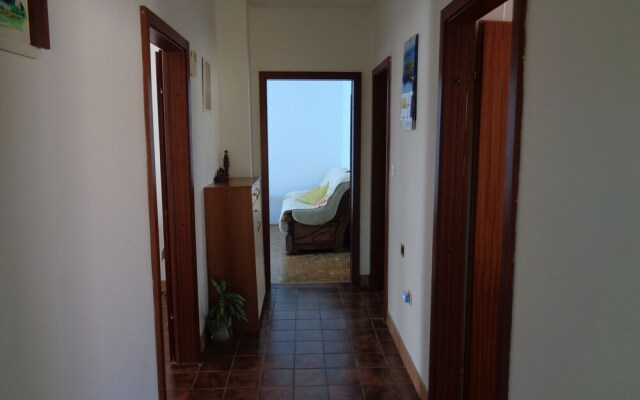 Gorgeous Tone Apartment