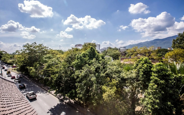 Chiang Roi 7 Days Inn