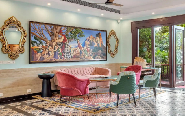 Mayfair On Sea, Morjim Beach