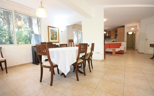 Park View Apartment with Garden 120m