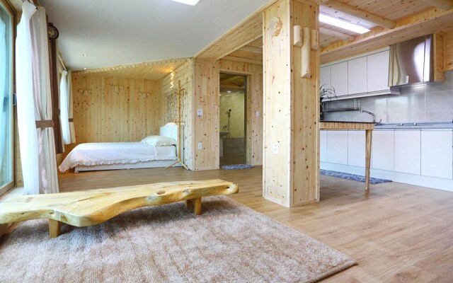 Suncheon Golden Lakeside Pension