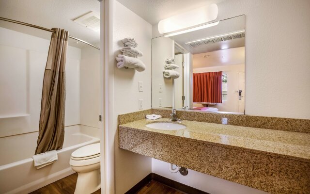 Motel 6 Kingman, AZ - Route 66 East