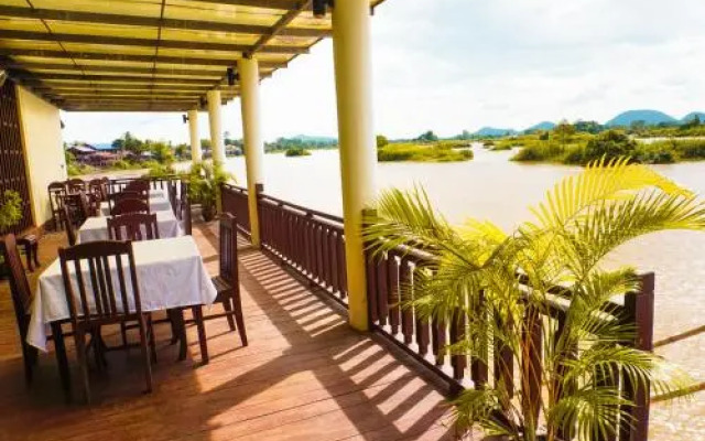Dondet Hotel
