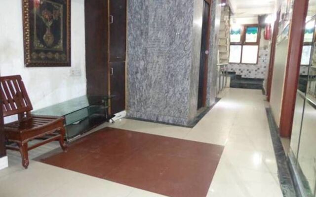 OYO 2680 Hotel Presidency