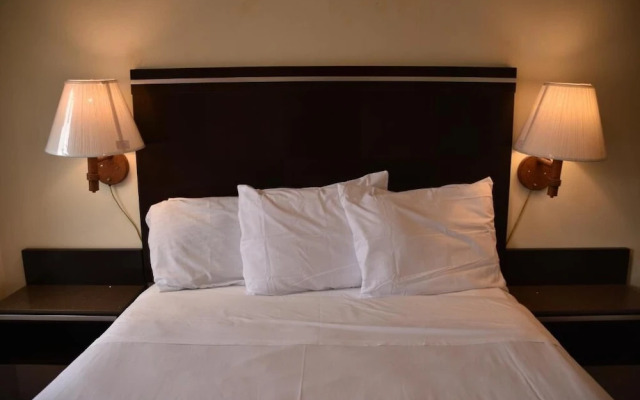 Baycities Motel