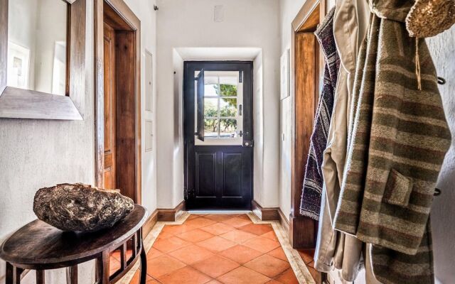 Beautiful Home in Grândola With Wifi and 4 Bedrooms