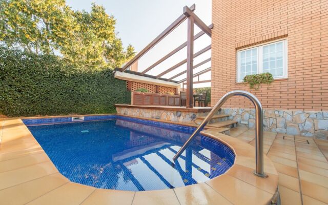 HomeHolidaysRentals Royal