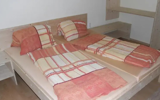 Apartment-Hollaus