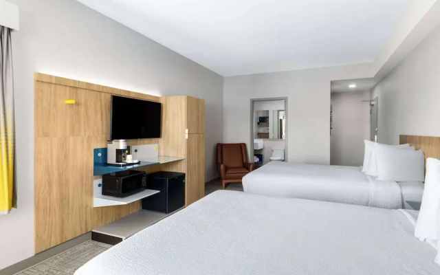 Microtel by Wyndham Lachute