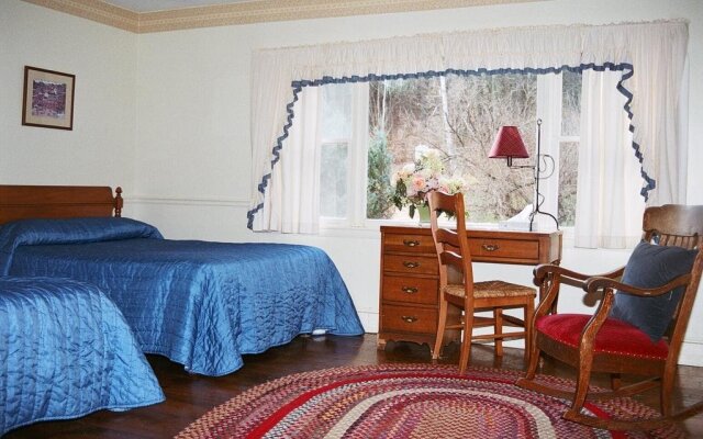 Winter Clove Family Inn
