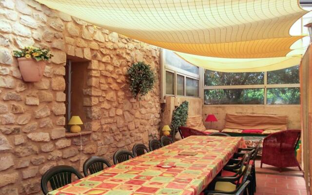 House With 6 Bedrooms in Vaison-la-romaine, With Wonderful Mountain Vi