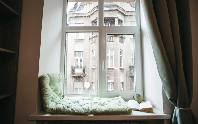 "Green Oasis Apartment"