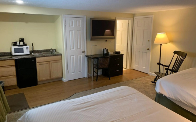 Four Winds Country Motel