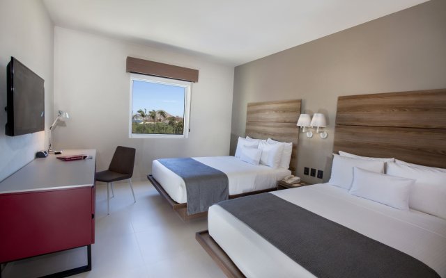 City Express Suites Cabo San Lucas