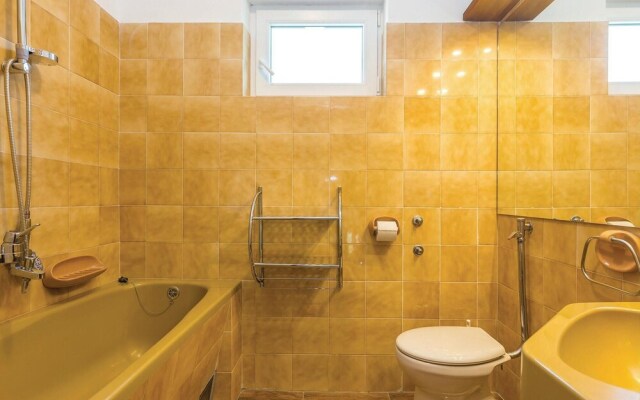 Beautiful Home in Dramalj With Wifi and 4 Bedrooms