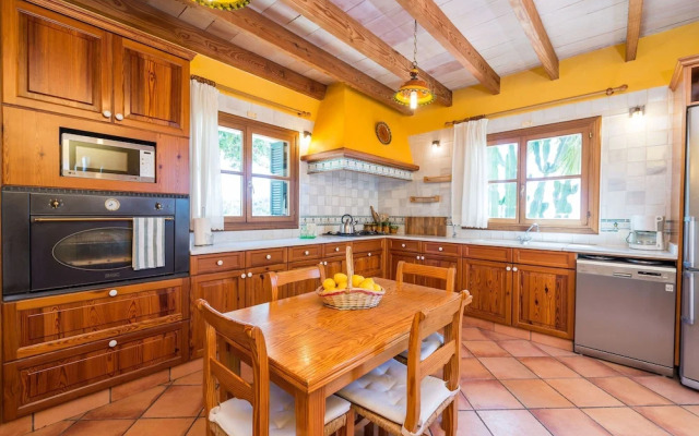 Es Pinar in Alar With 4 Bedrooms and 4 Bathrooms