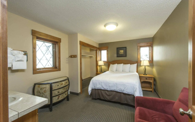 Silver Moon Inn
