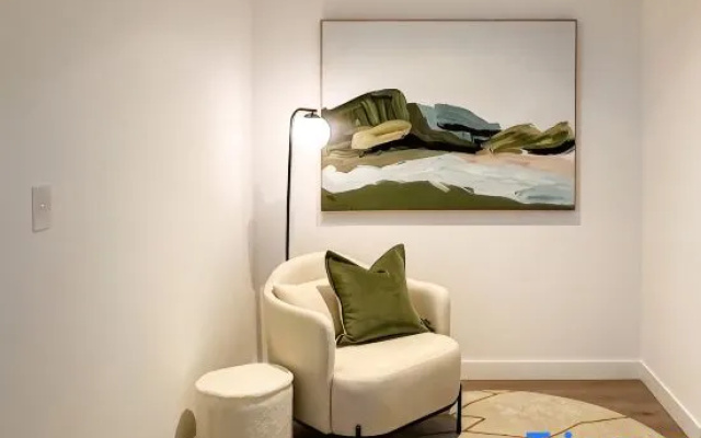 Luxury CBD Skyline View Apartment LV58