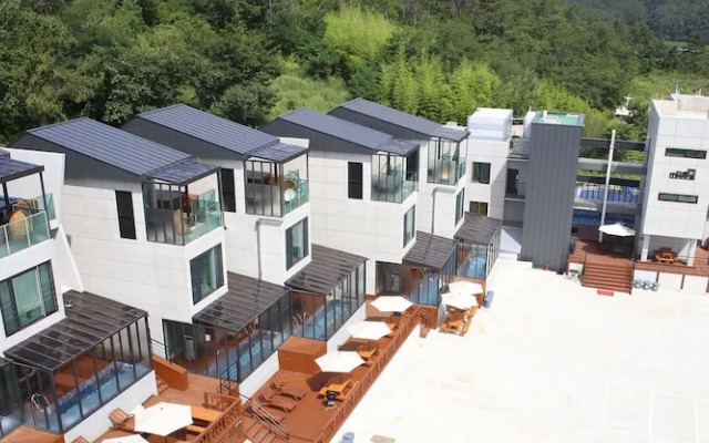 The Marine Pool Villa