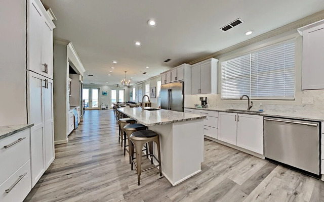 1231Swat 7 Bedroom Home