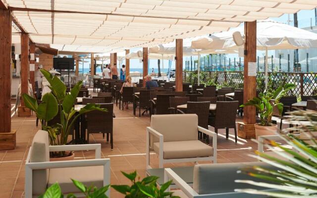 Hotel Girasol