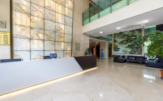 Xining Dongchuan Industrial Park Qingyun Hotel (Chengdong Wuyue Plaza)