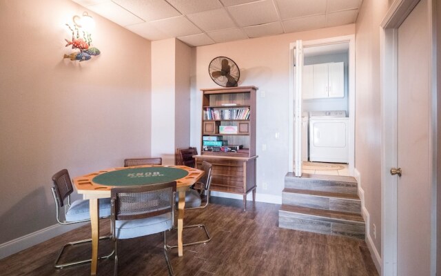 Lakeside Villa by RedAwning