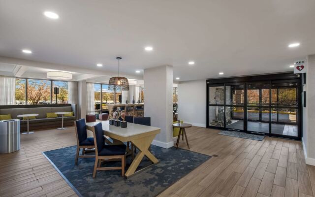 Hampton Inn by Hilton Philadelphia / Willow Grove