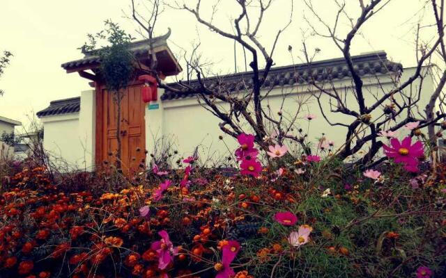 Scenery Retreats Taibai Mountain Hot Spring Villa Resort