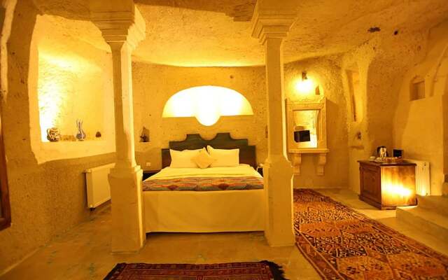 Blue Valley Cave Hotel