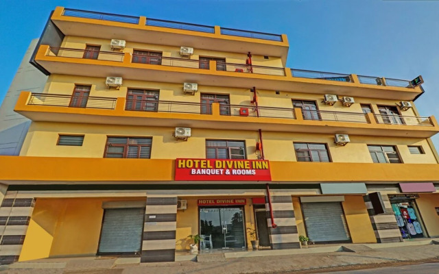 Itsy By Treebo - Divine Inn