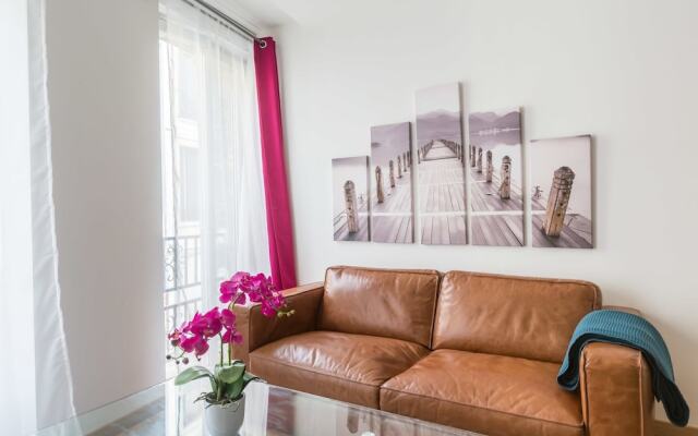 Cozy 3BR Apartment in Capucins, Bordeaux