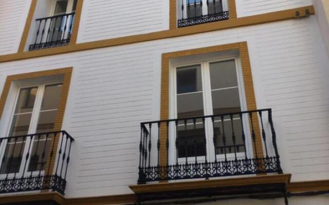 Apartamento Casco Antiguio ↑ Calidades 4 Px 1 Br