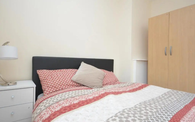 London Deluxe Four Bedroom House