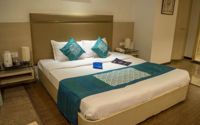 OYO Premium Zone I MP Nagar 2