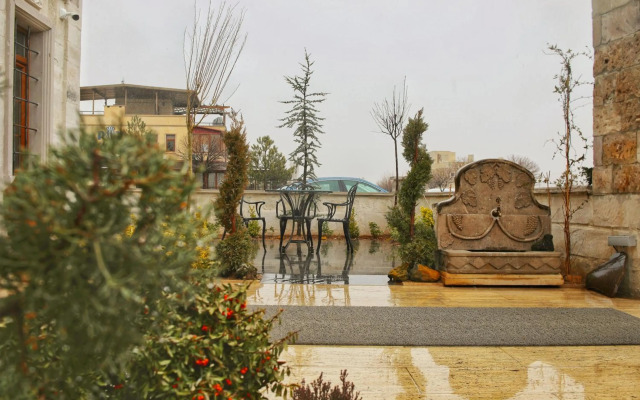 Caravanserai Inn Hotel